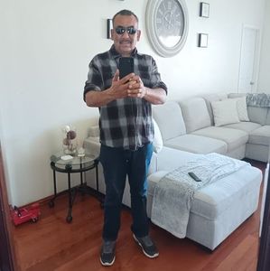 Meet your Posher, Adrian